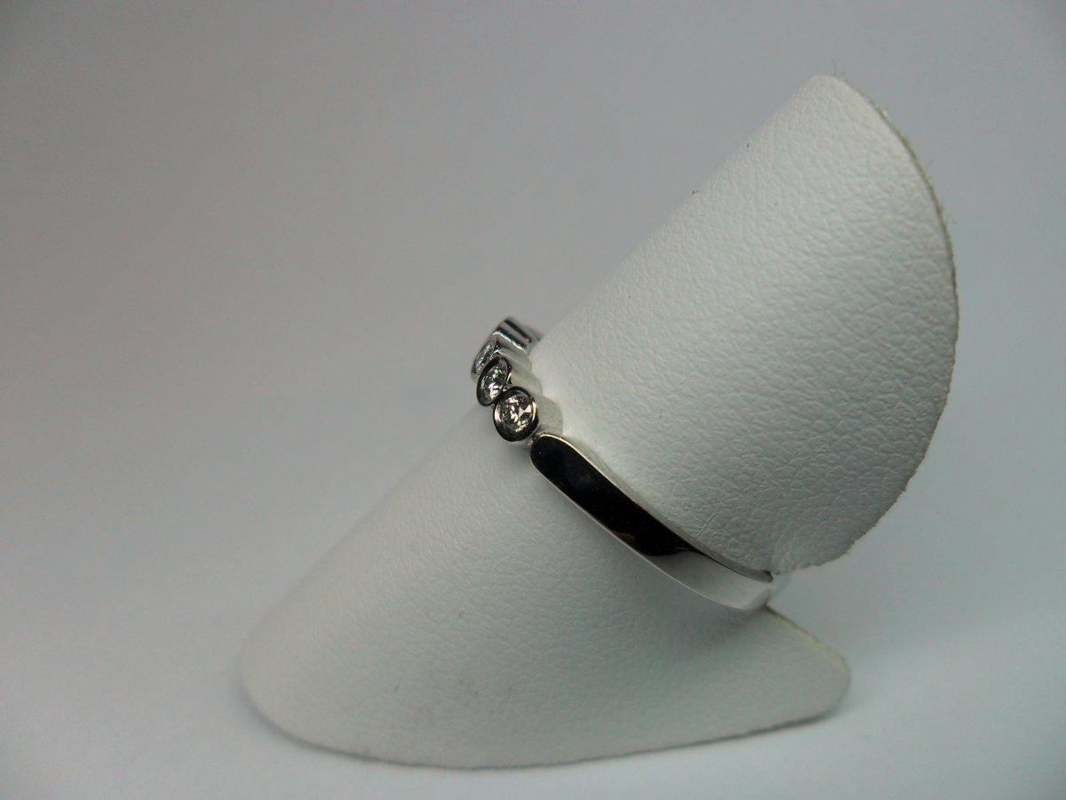 Row ring closed setting small